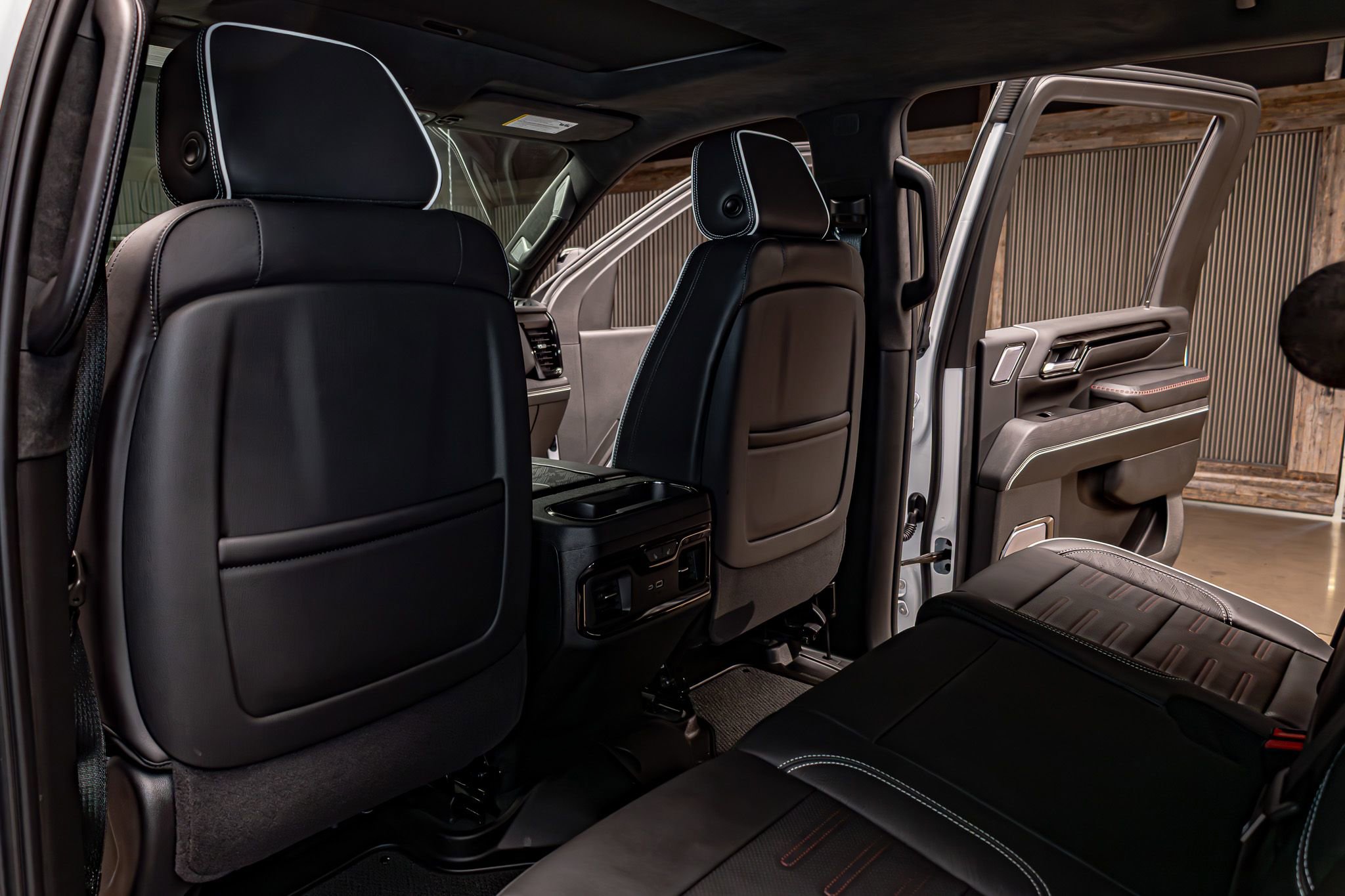 Used 2025 GMC Sierra 2500 AT4X image 25