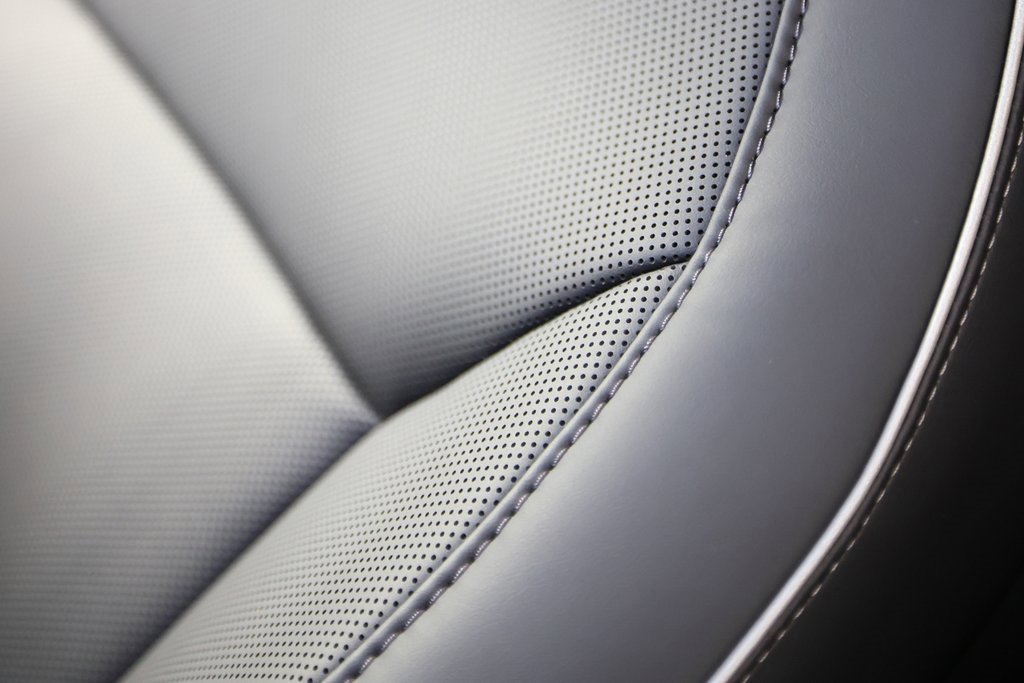 Used 2024 Tesla Cybertruck AWD Crew Cab image 39