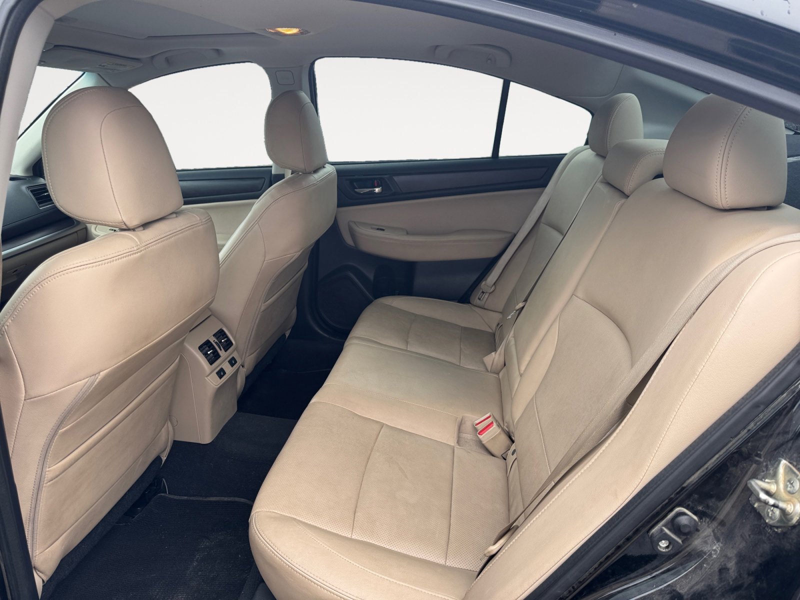 Used 2016 Subaru Legacy 3.6R Limited image 13