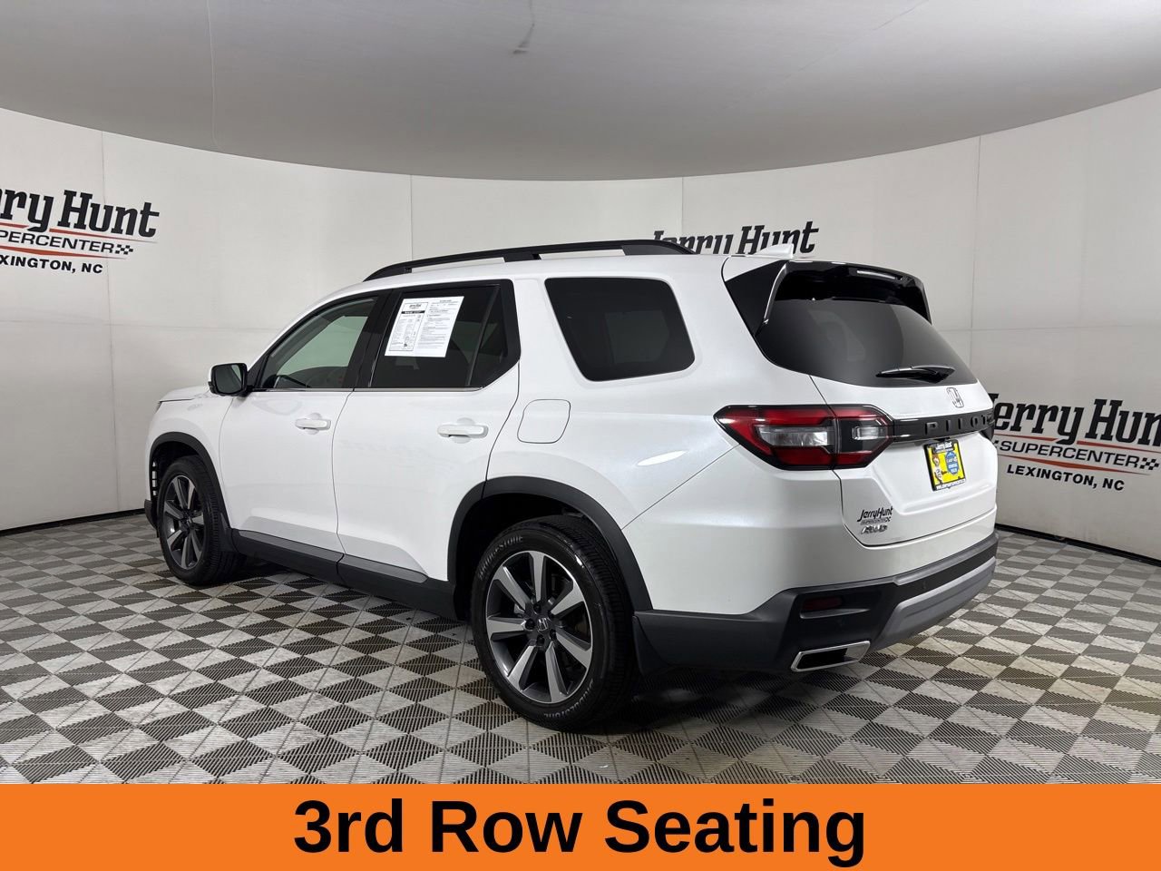 Used 2025 Honda Pilot Elite image 7