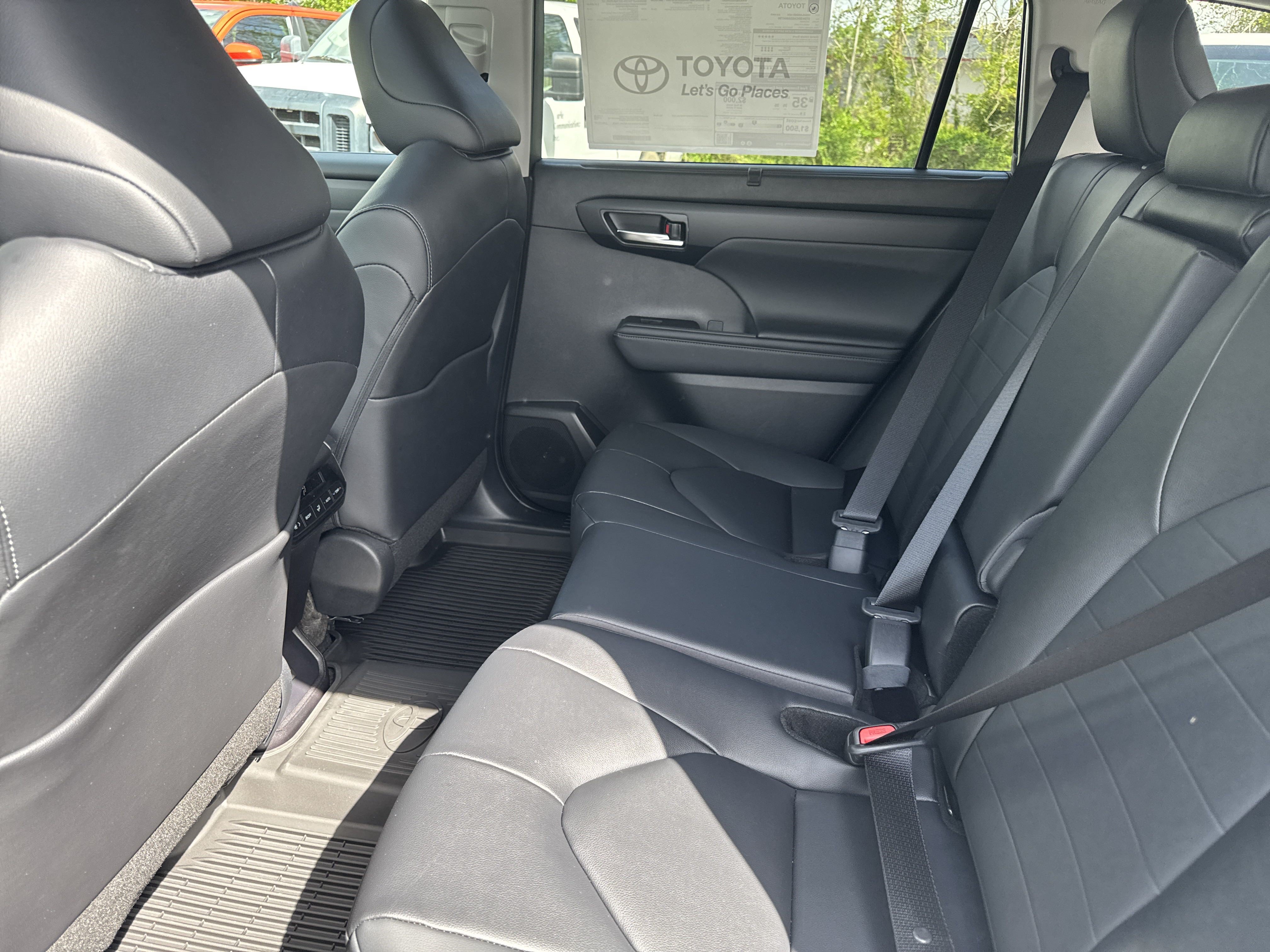New 2025 Toyota Highlander XLE AWD/4WD image 23