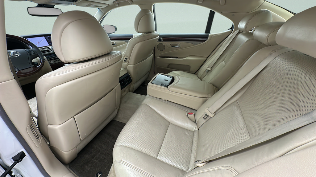 Used 2014 Lexus LS 460 AWD w/ Comfort Package image 8