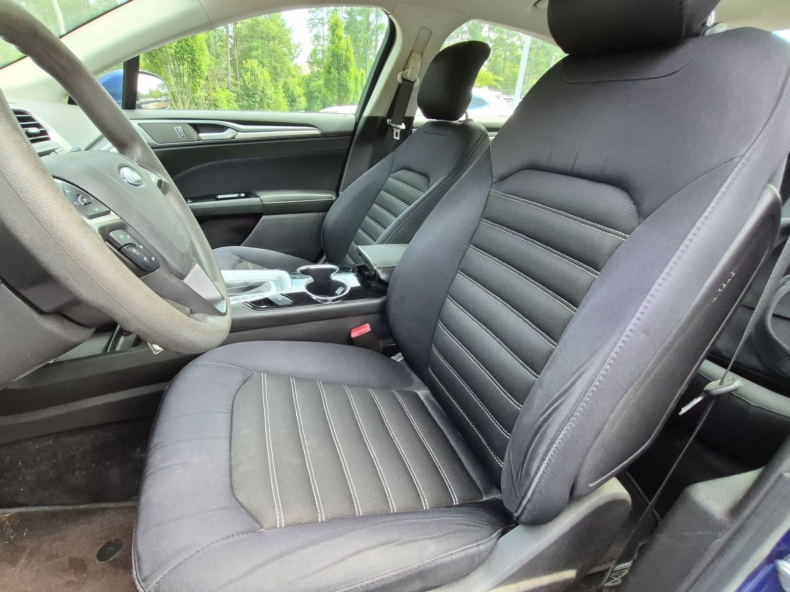 Used 2014 Ford Fusion SE FWD image 16