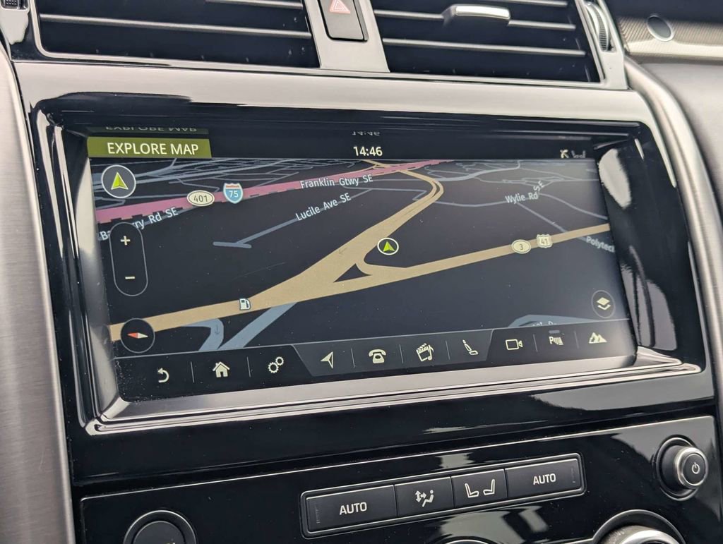 Used 2018 Land Rover Discovery HSE AWD/4WD image 23