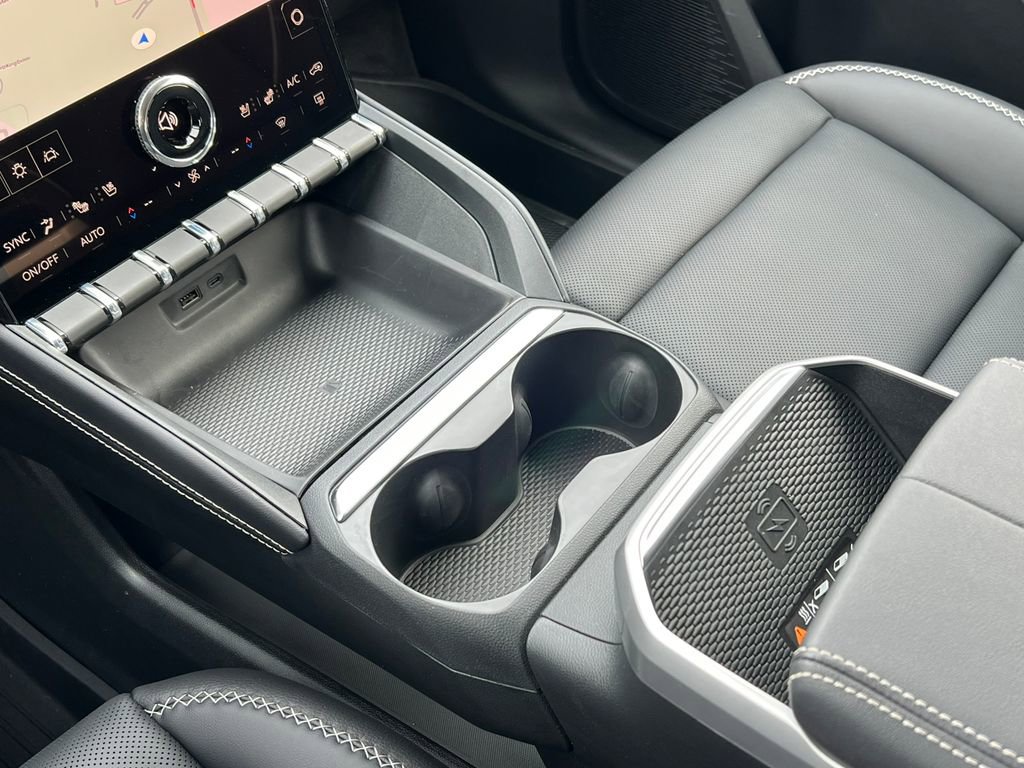 New 2026 GMC Terrain Denali w/ LPO, Floor Liner Package image 29