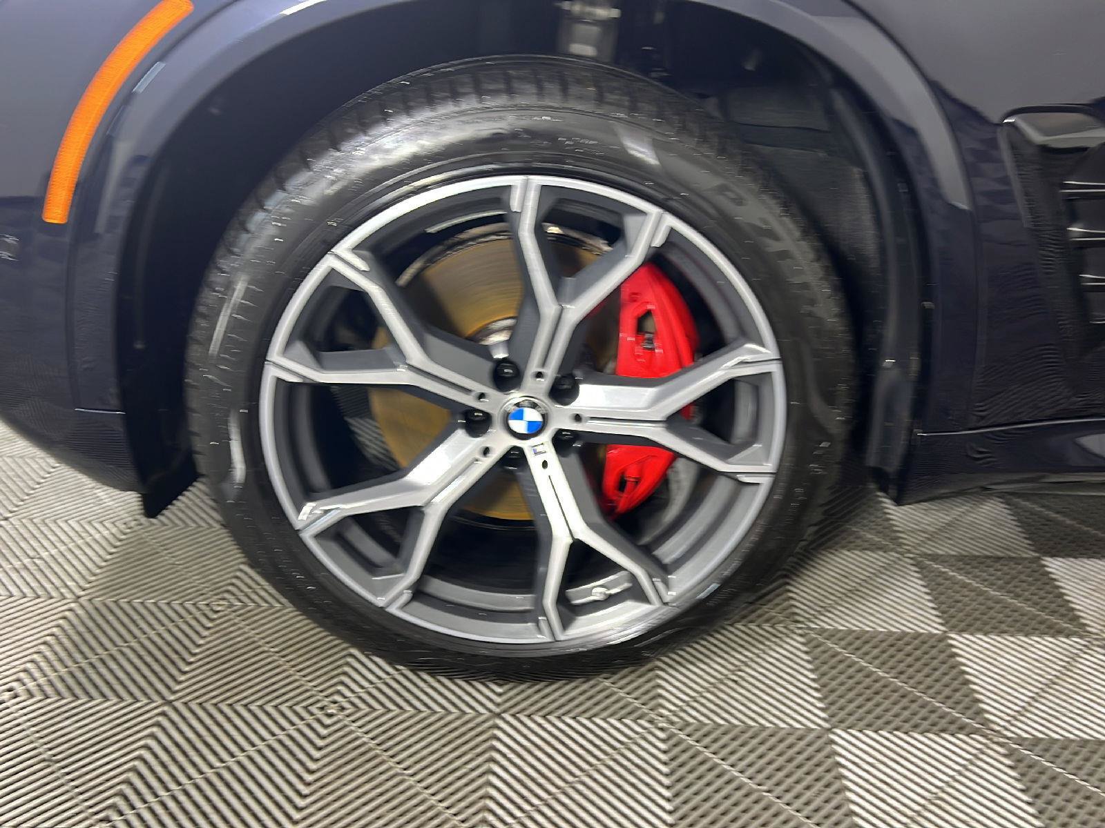 New 2026 BMW X5 xDrive40i w/ M Sport Package AWD/4WD image 8