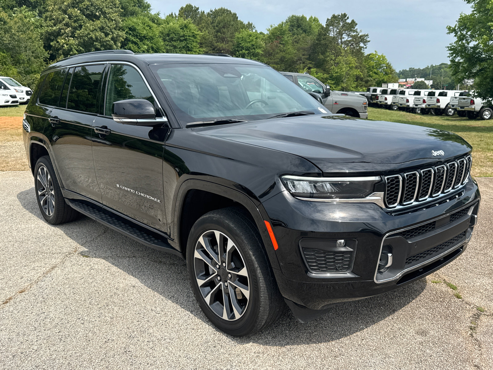 Certified 2025 Jeep Grand Cherokee L Overland w/ Advanced Protech Group III AWD/4WD image 3