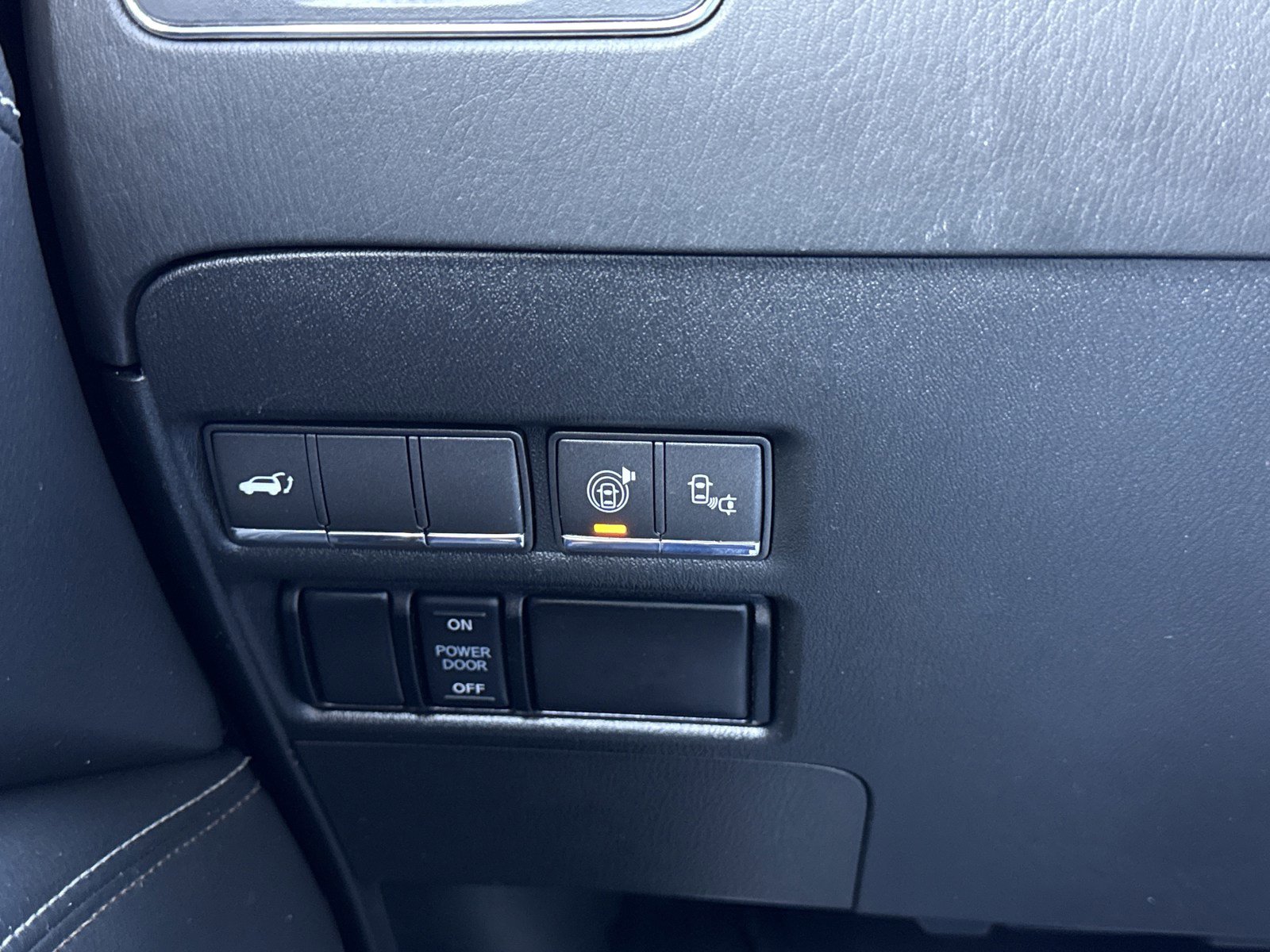 Used 2017 INFINITI QX80 4WD w/ Deluxe Technology Package image 24