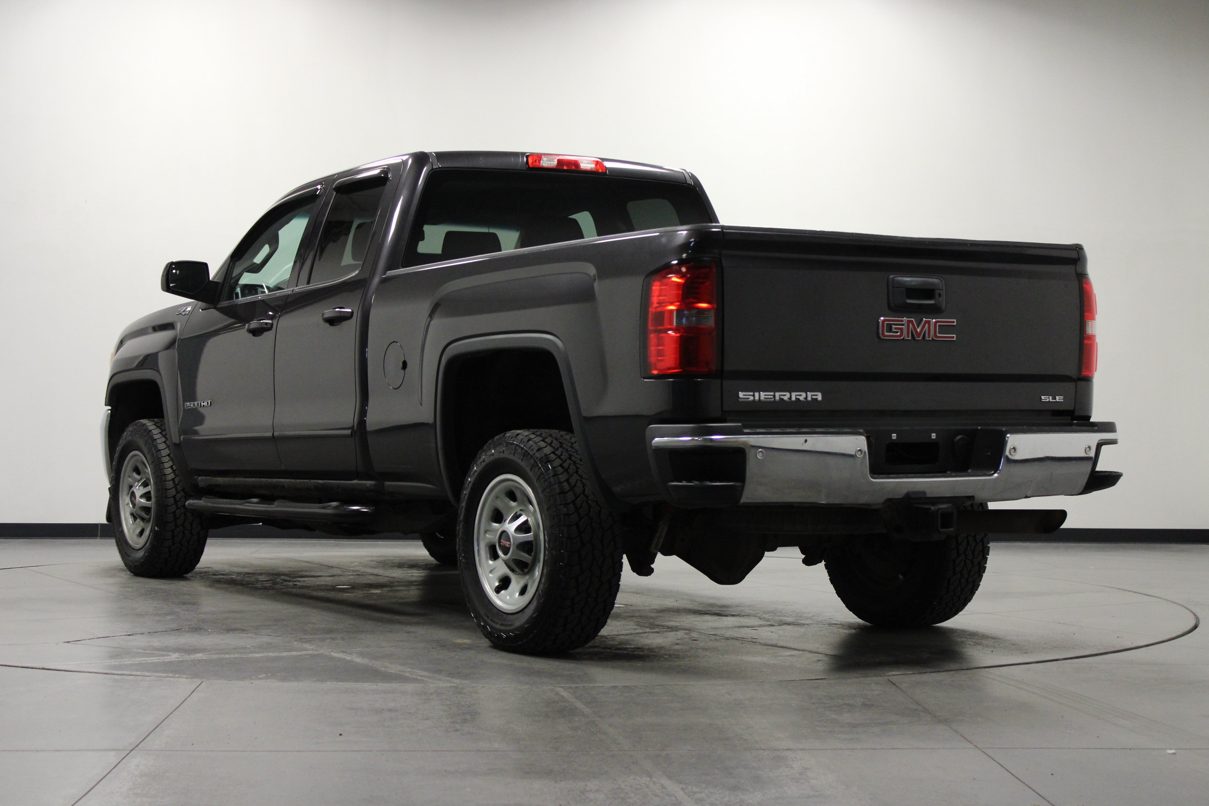 Used 2015 GMC Sierra 2500 SLE AWD/4WD image 6