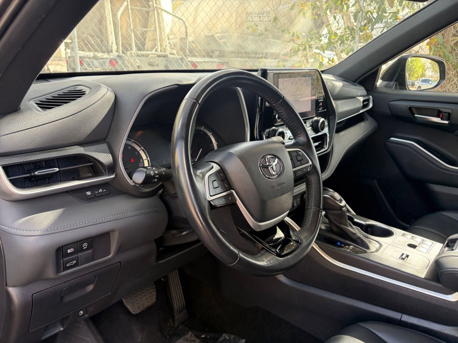 Used 2024 Toyota Highlander XSE image 34