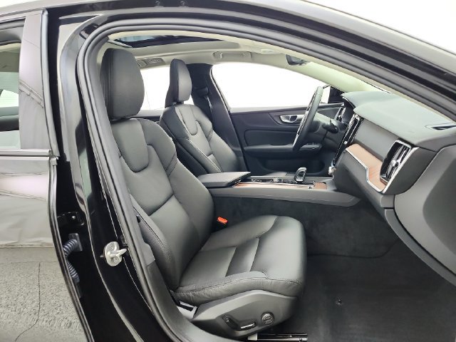 Certified 2024 Volvo S60 B5 Plus w/ Climate Package AWD/4WD image 18