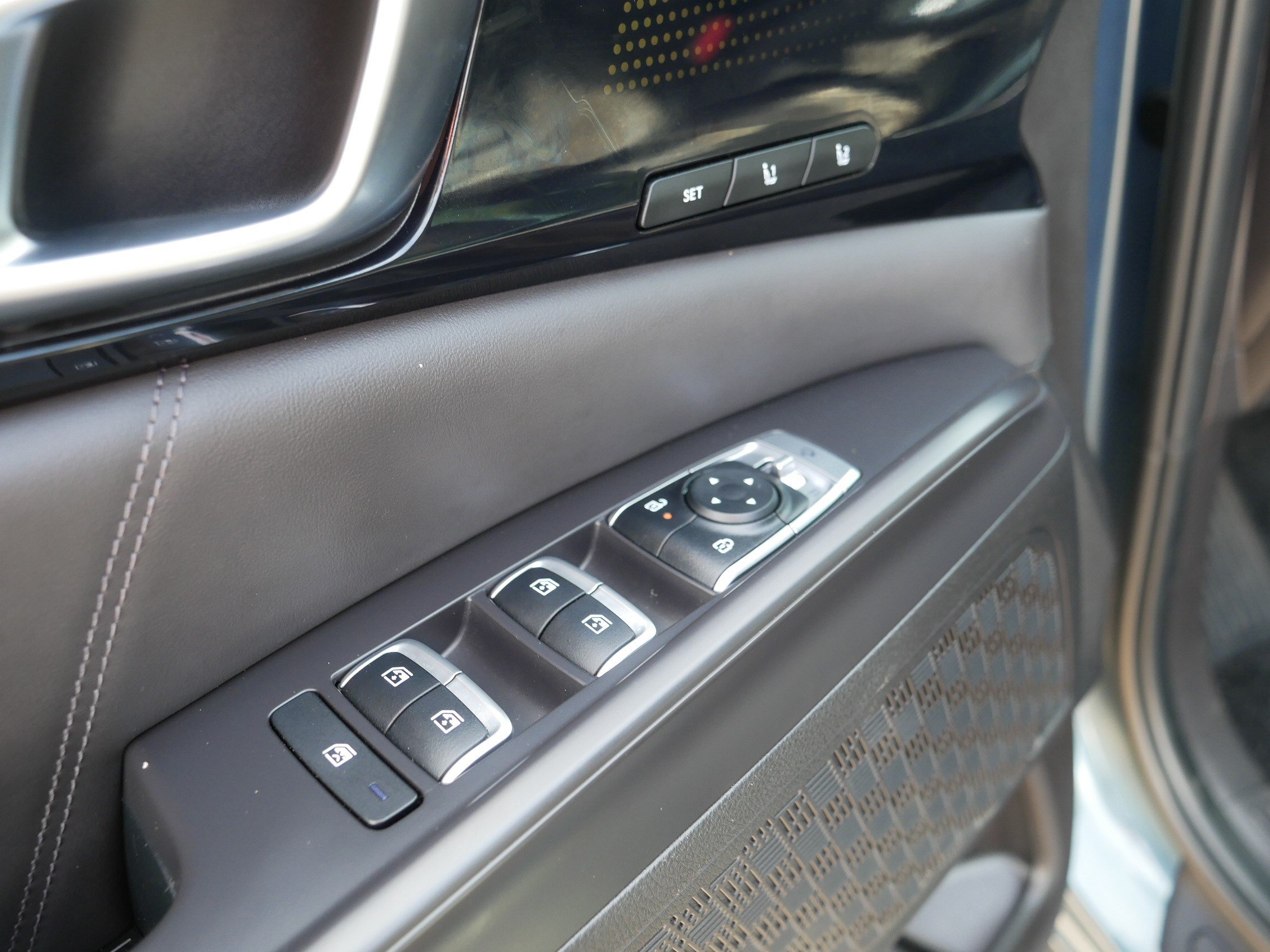 Certified 2025 Kia Carnival SX Prestige FWD image 19
