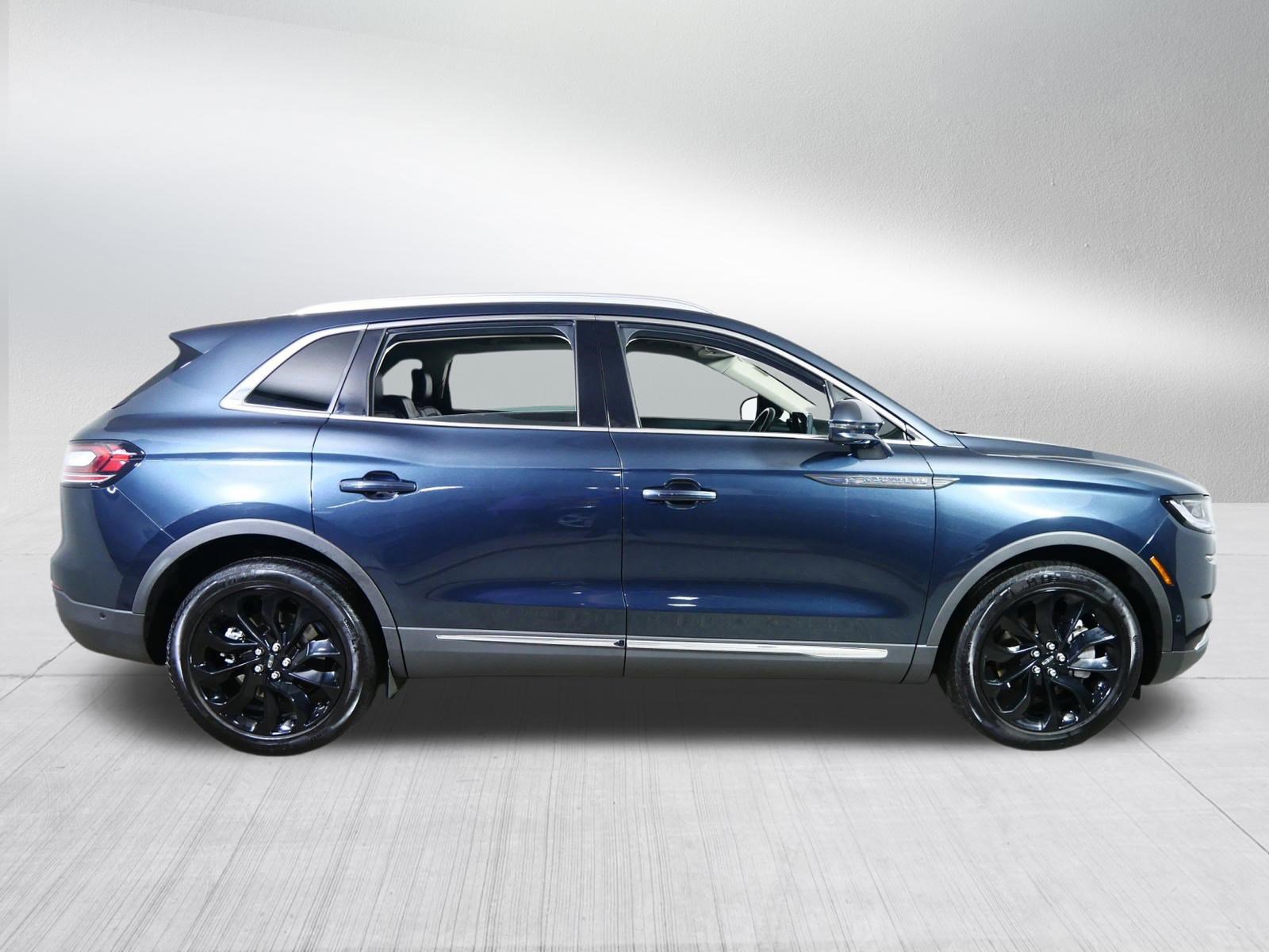 Used 2023 Lincoln Nautilus Reserve w/ Equipment Group 201A image 8