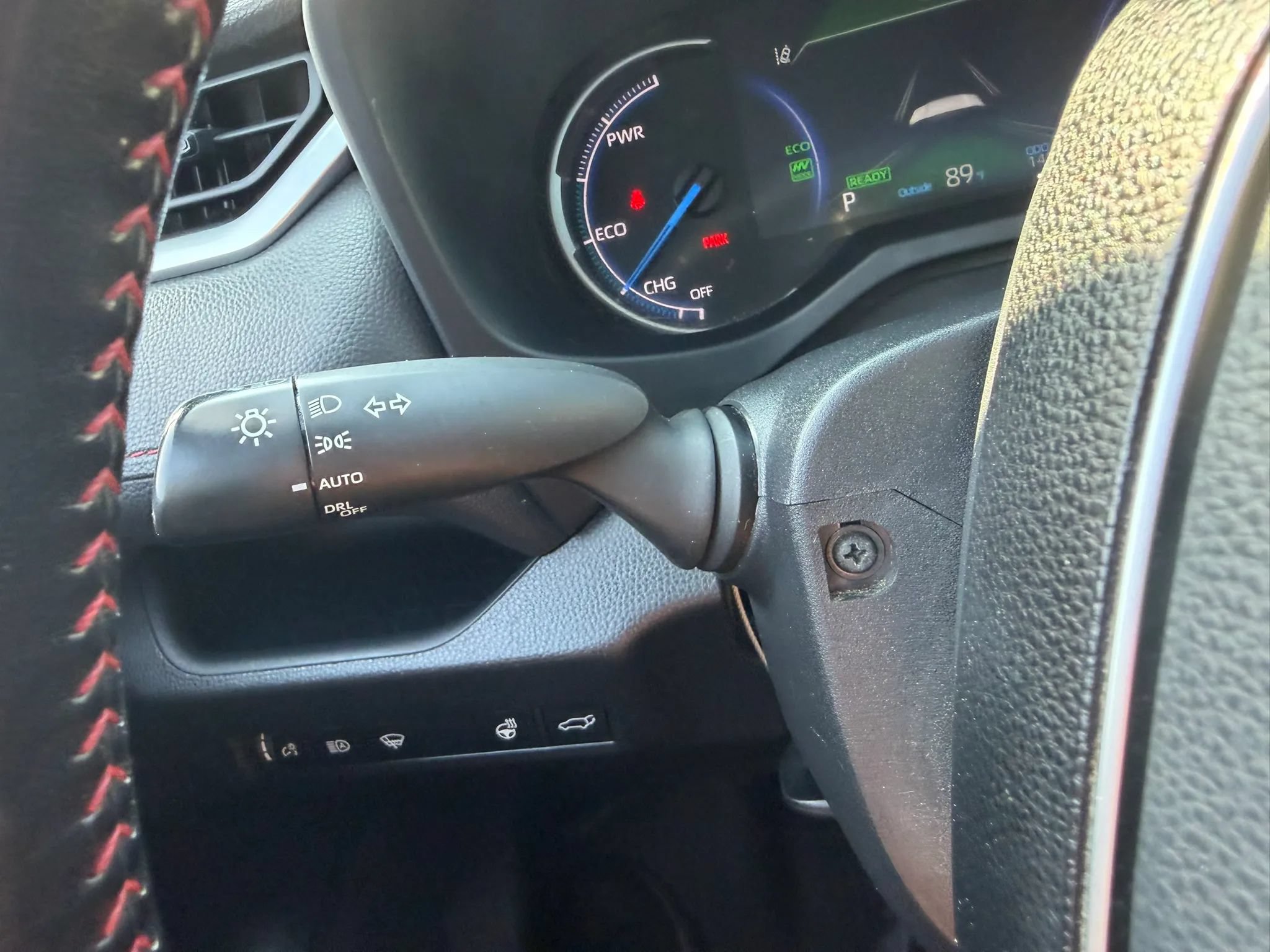 Used 2021 Toyota RAV4 SE w/ Weather & Moonroof Package AWD/4WD image 24