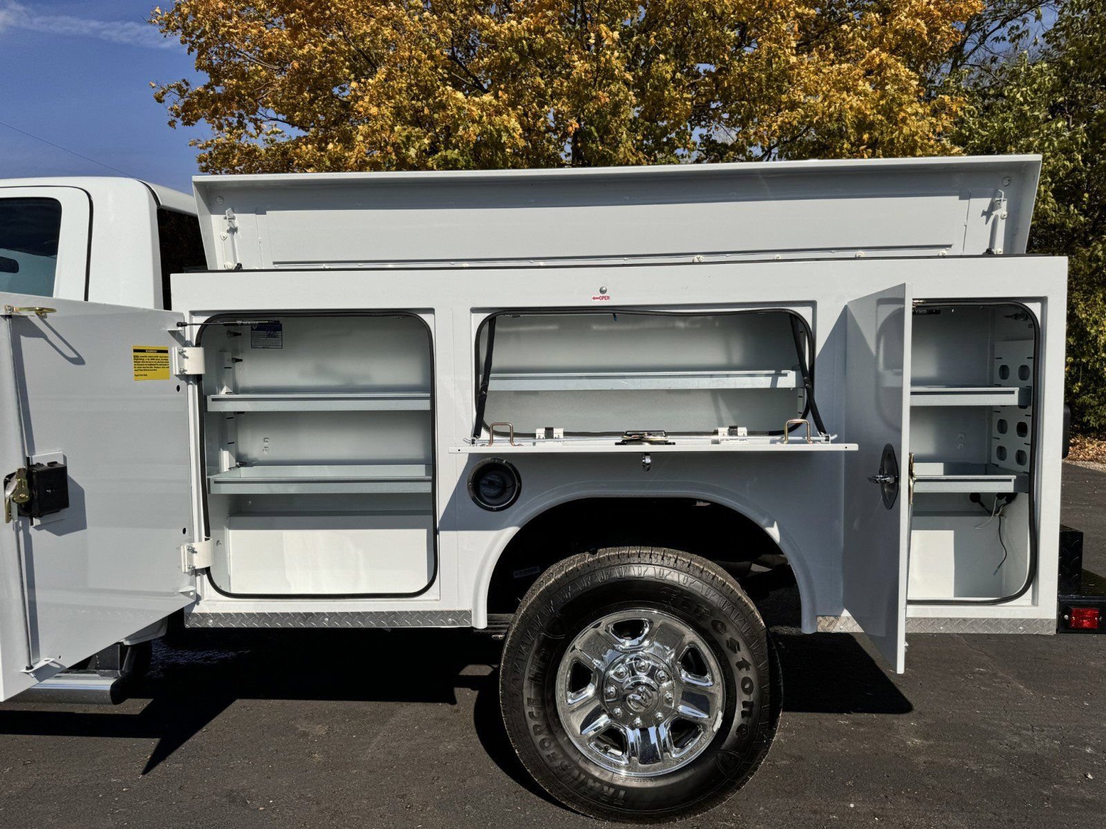 New 2024 RAM 3500 Tradesman w/ Chrome Appearance Group AWD/4WD image 12