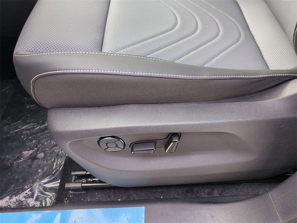 New 2026 Volkswagen Tiguan SE image 28