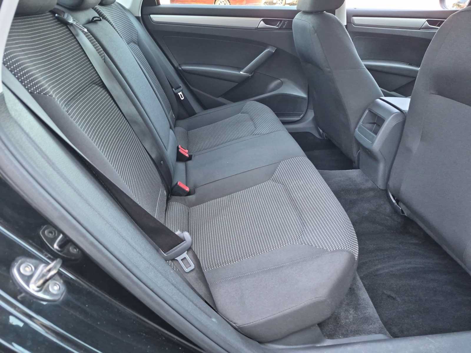 Used 2016 Volkswagen Passat 1.8T S FWD image 18