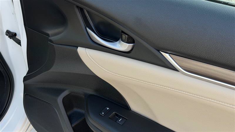 Used 2020 Honda Civic Touring image 34