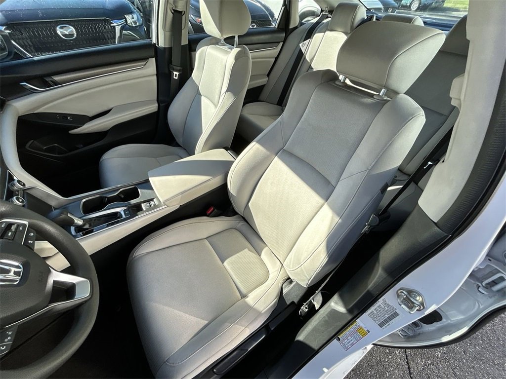 Used 2018 Honda Accord LX image 15