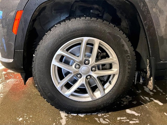 Used 2022 Jeep Grand Cherokee L Laredo w/ Luxury Tech Group I image 9