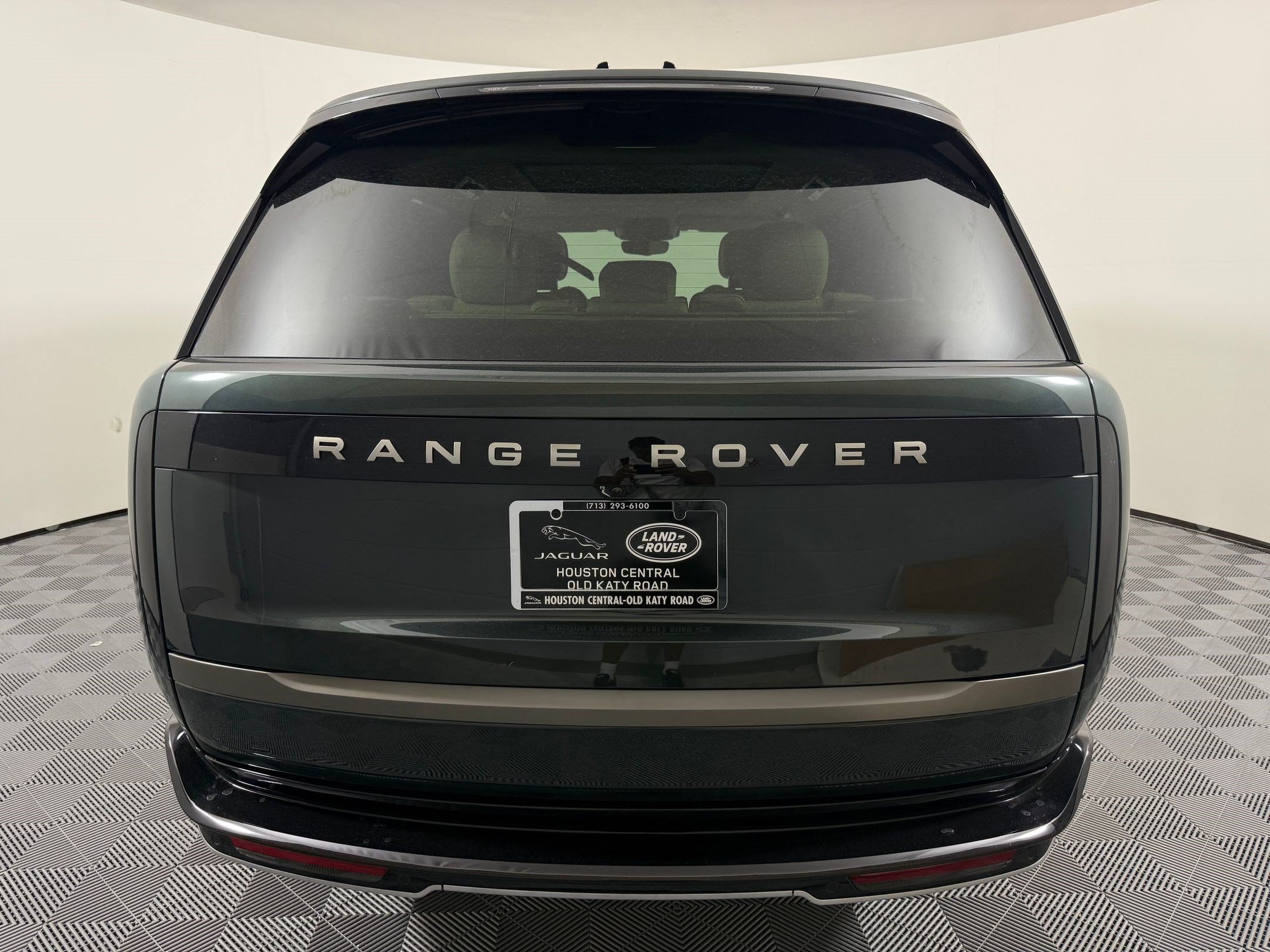 New 2026 Land Rover Range Rover Long Wheelbase SE AWD/4WD image 10