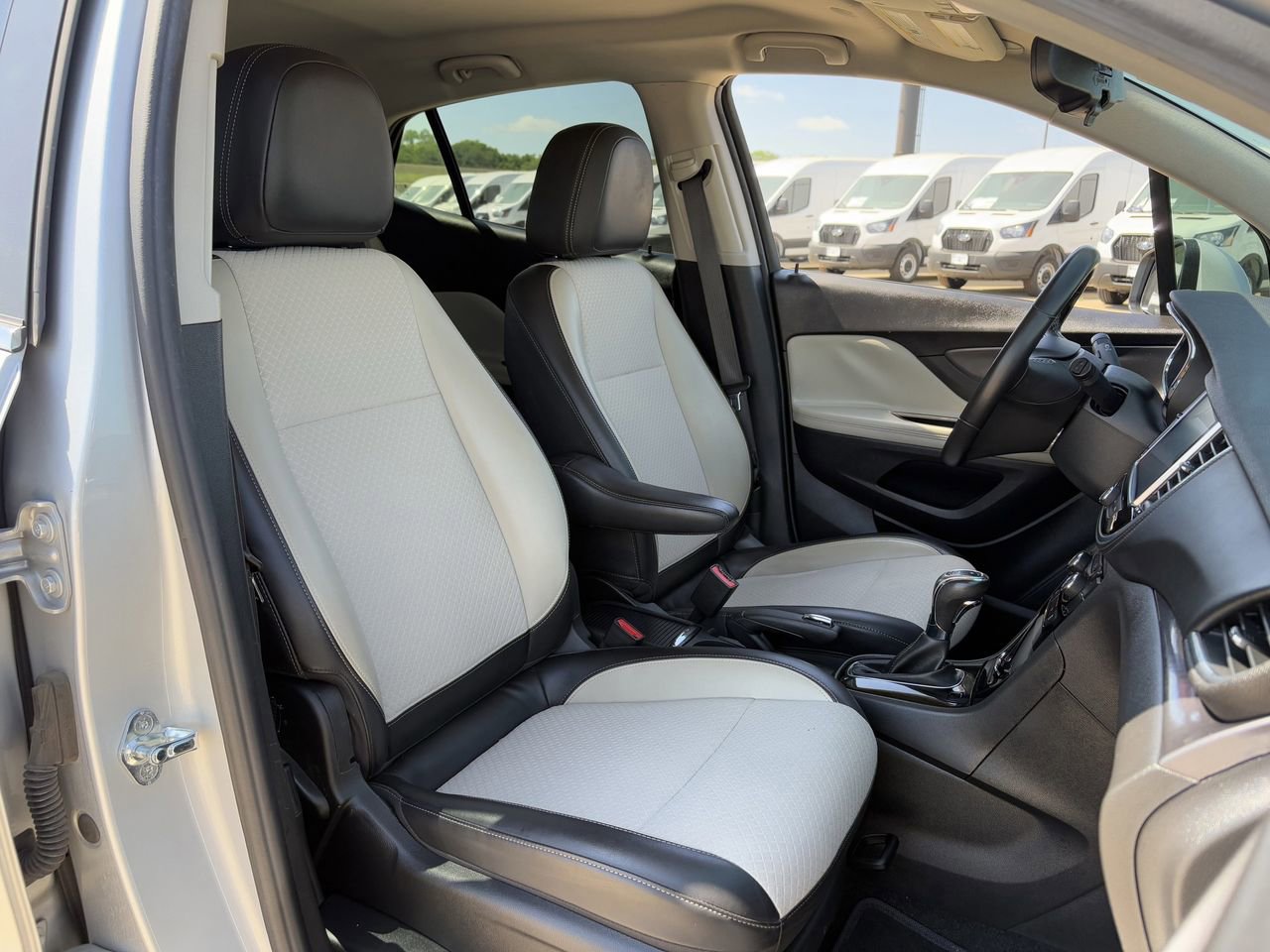 Used 2021 Buick Encore Preferred w/ Safety Package image 28