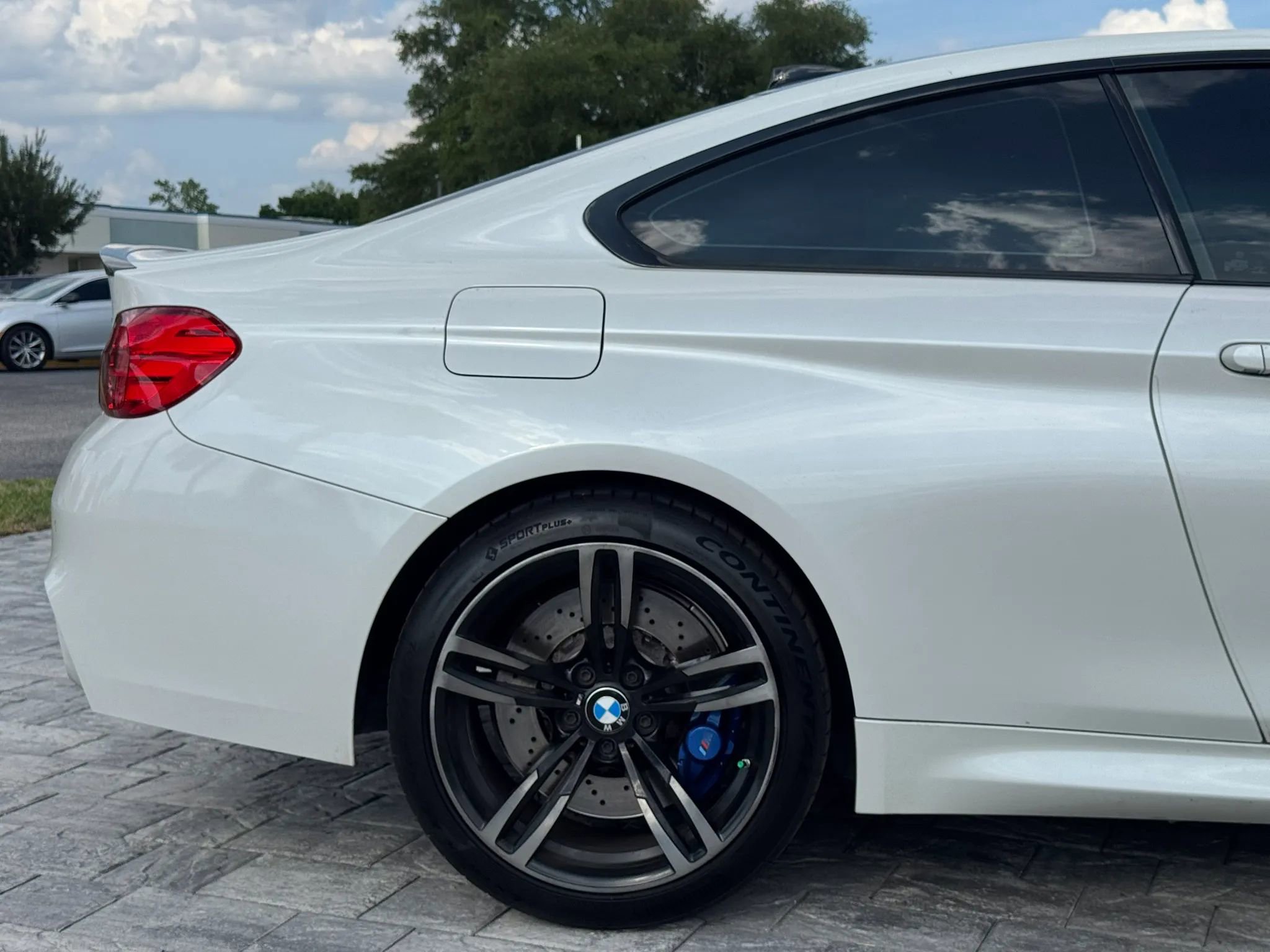 Used 2015 BMW M4 Coupe RWD image 9