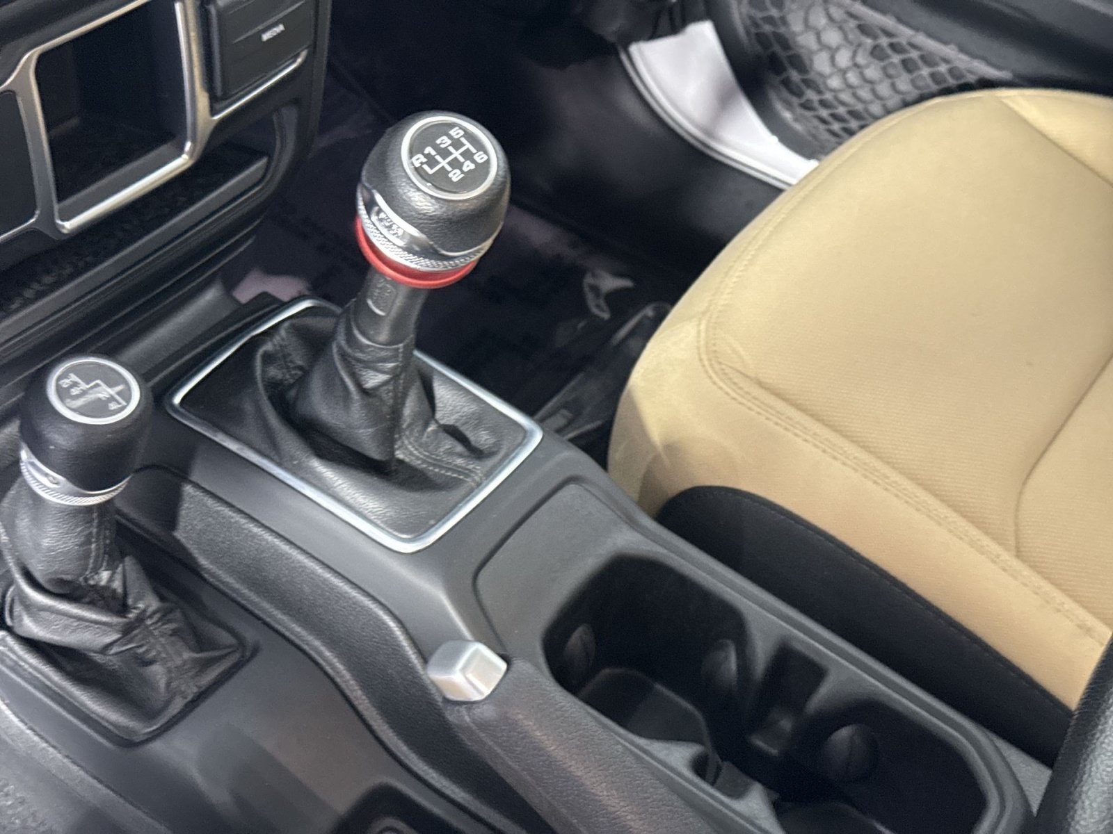 Used 2021 Jeep Wrangler Sport AWD/4WD image 23