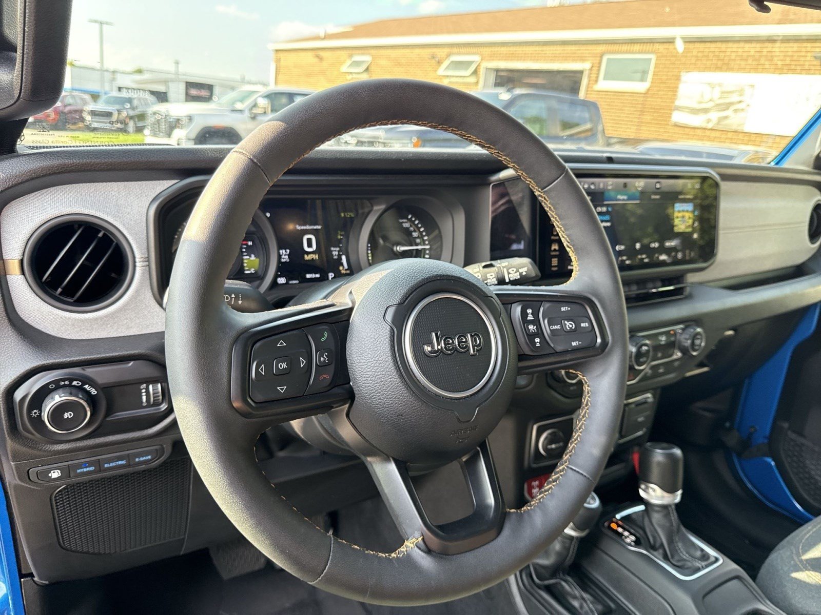 Used 2024 Jeep Wrangler Unlimited AWD/4WD image 14