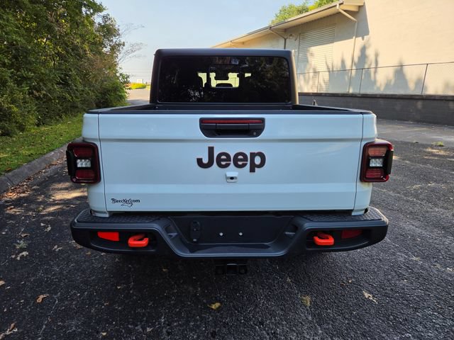 Used 2024 Jeep Gladiator Mojave w/ Technology Group AWD/4WD image 8