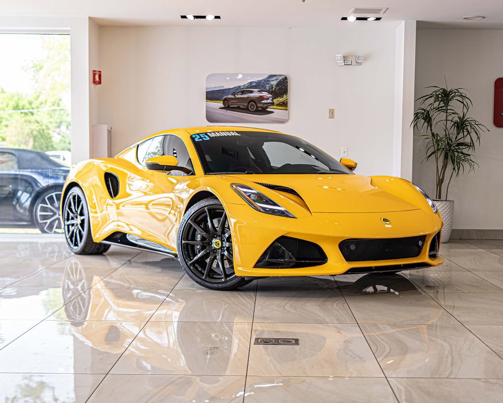Used 2025 Lotus Emira RWD image 5