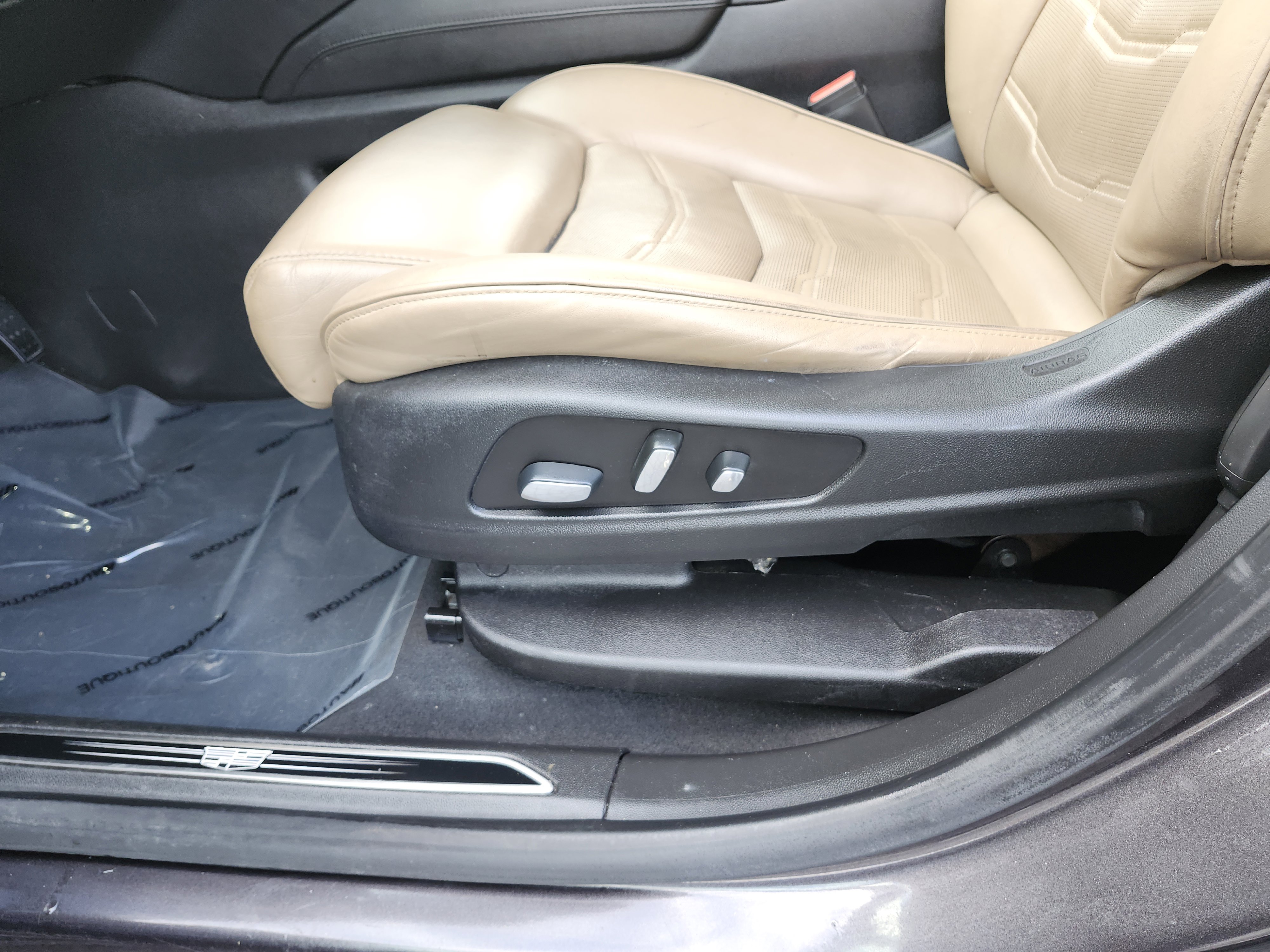 Used 2017 Cadillac XT5 Platinum AWD/4WD image 28