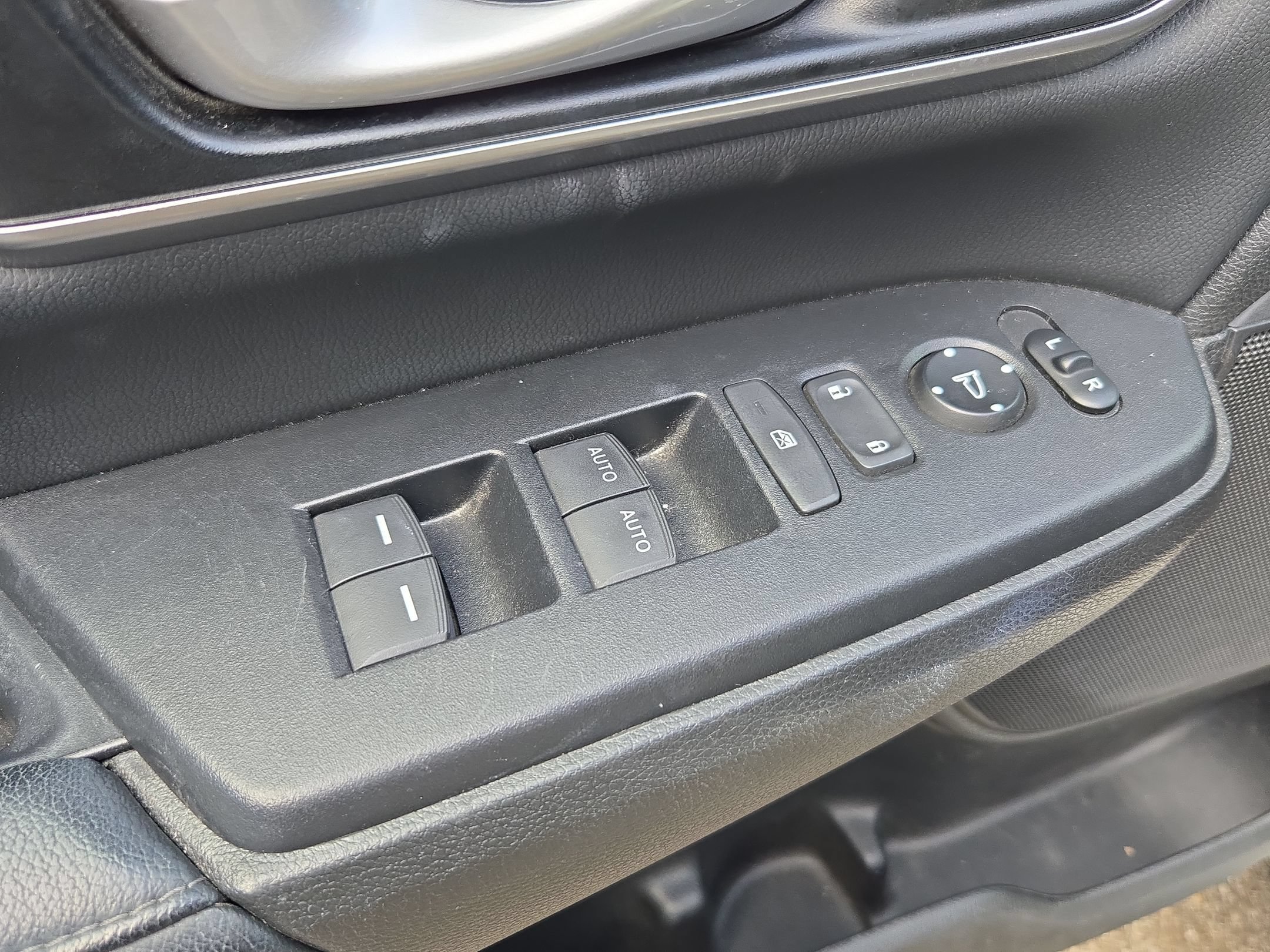 Used 2022 Honda CR-V EX-L image 11