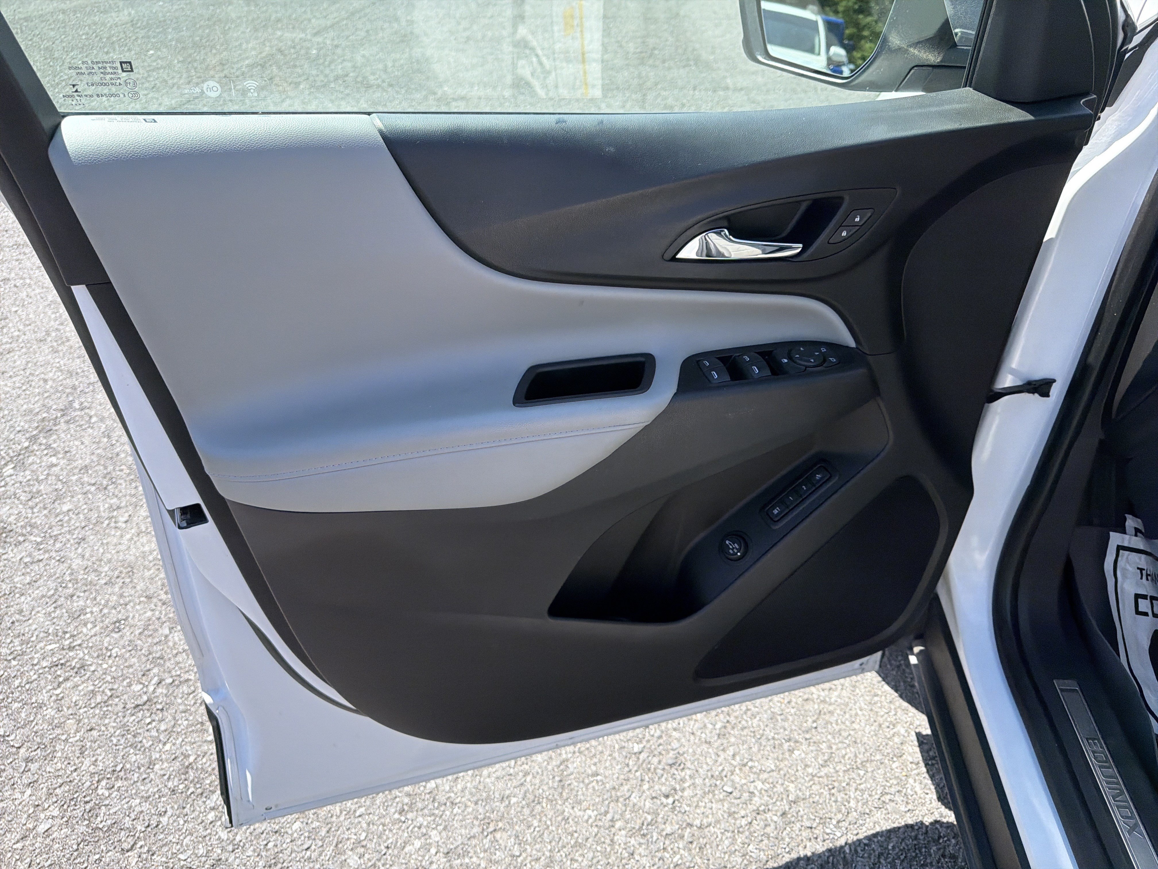Used 2018 Chevrolet Equinox Premier AWD/4WD image 18