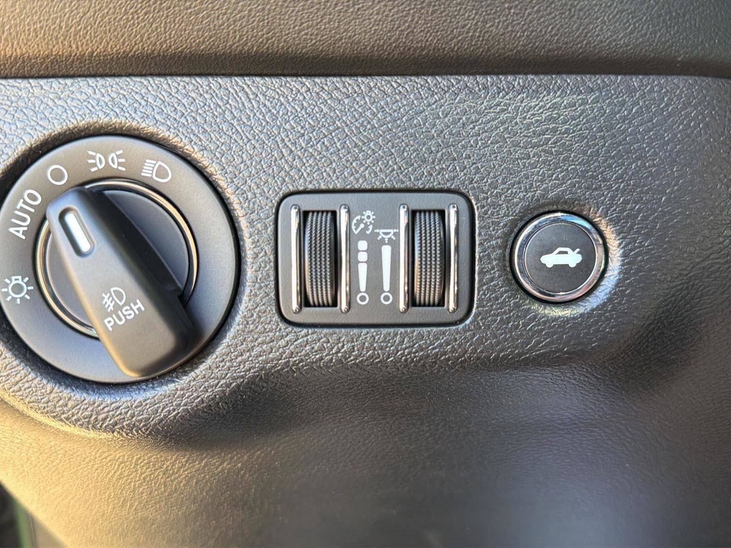 Used 2023 Dodge Challenger R/T Scat Pack w/ T/A Package image 12