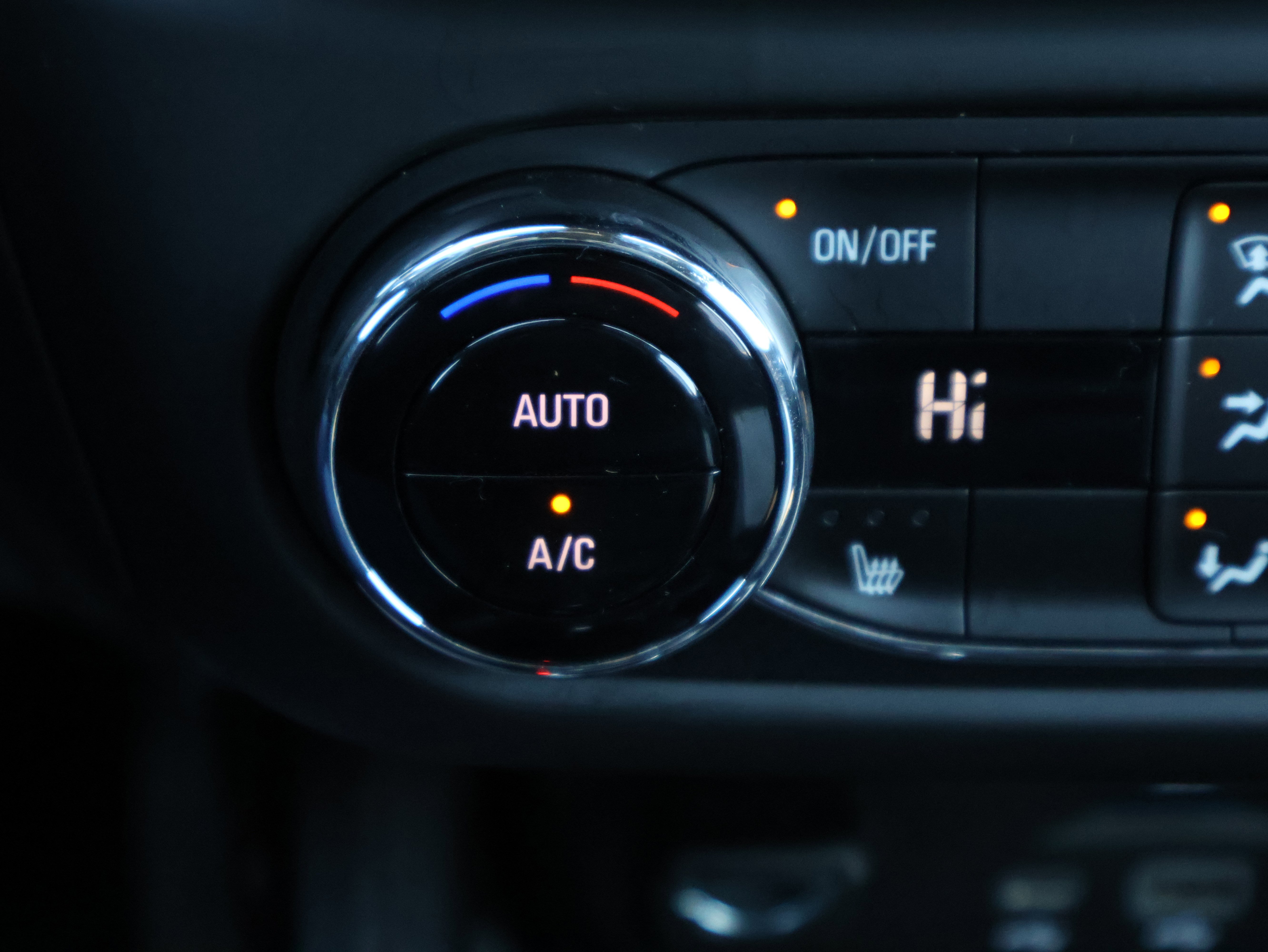 Used 2022 Chevrolet TrailBlazer RS w/ Sun and Liftgate Package image 27