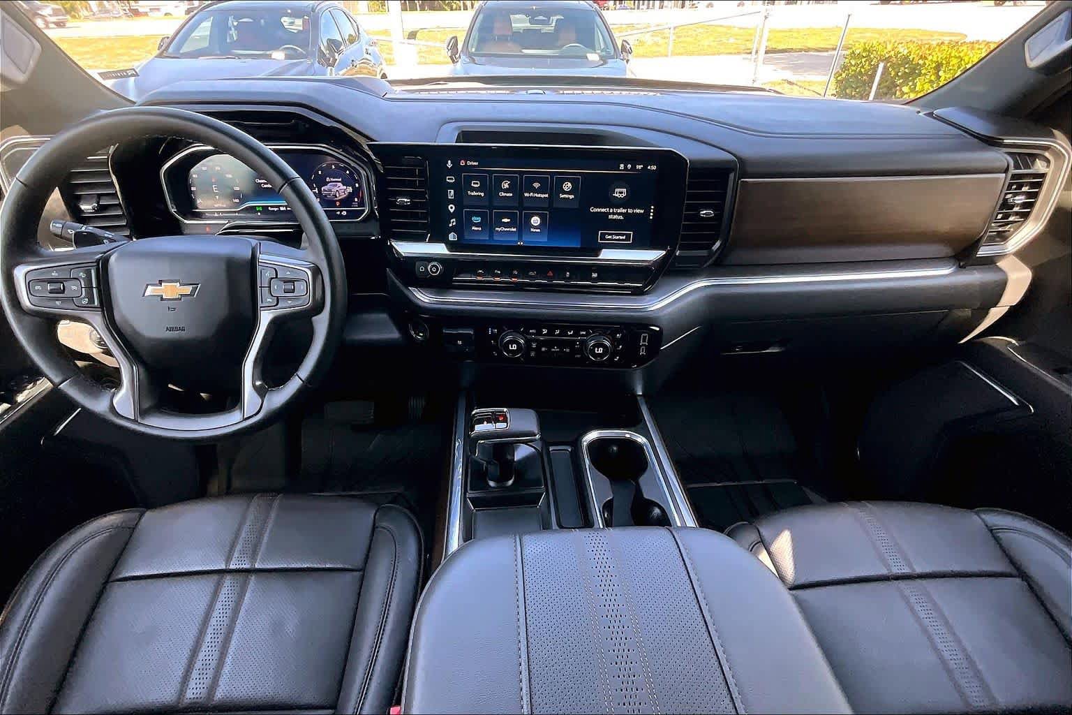 Used 2024 Chevrolet Silverado 1500 High Country w/ High Country Premium Package AWD/4WD image 16