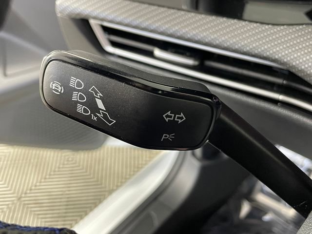 Used 2024 Volkswagen Golf R AWD/4WD image 13