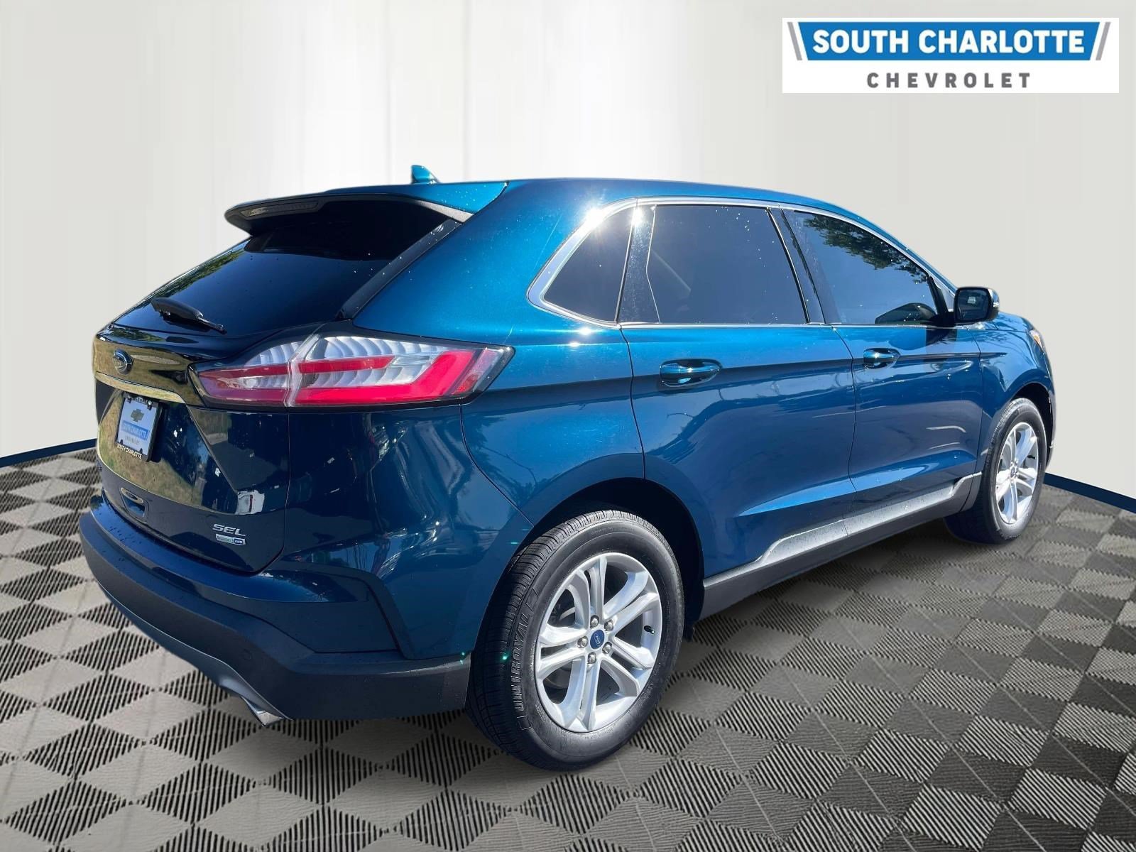 Used 2020 Ford Edge SEL w/ Convenience Package AWD/4WD image 4