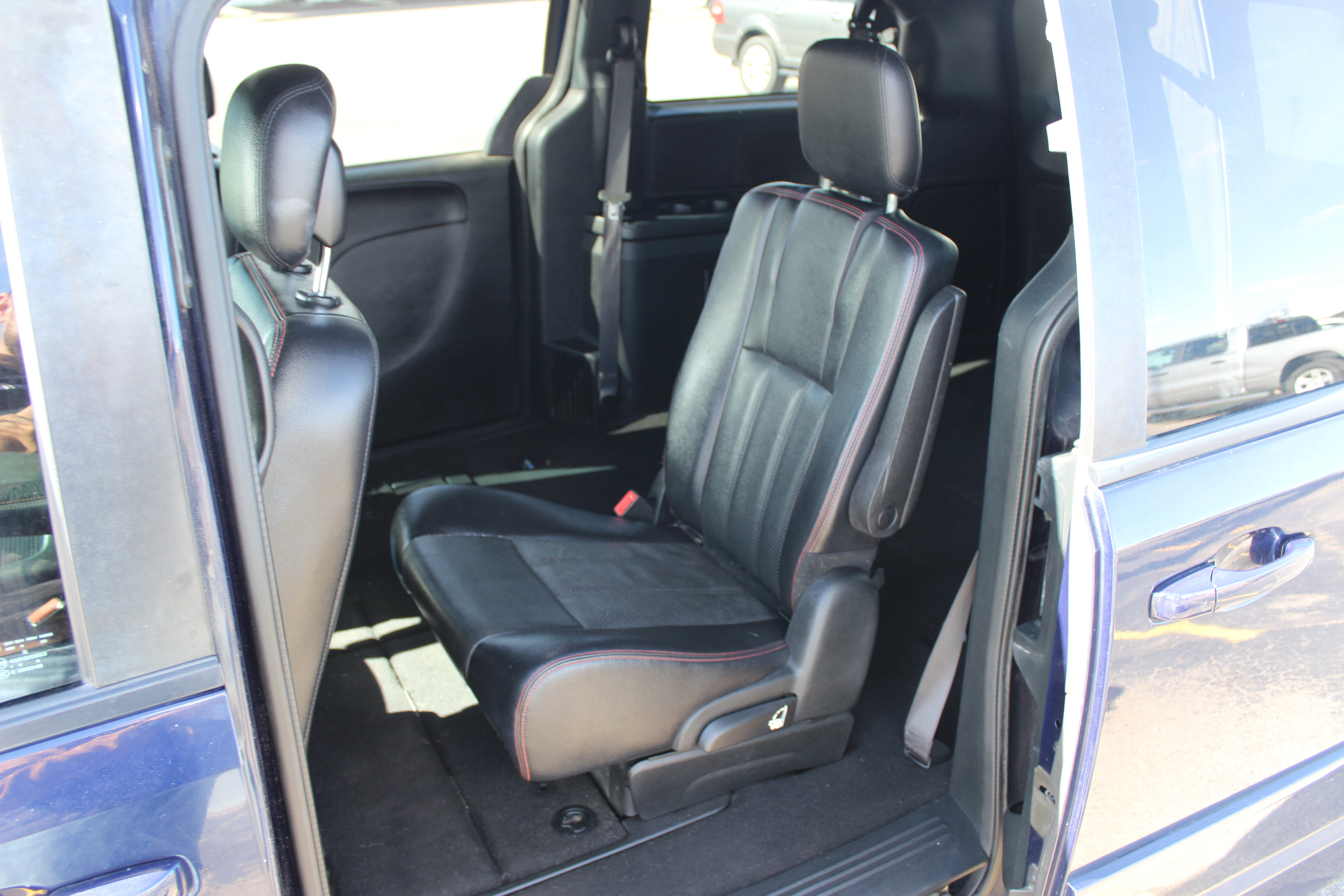 Used 2015 Dodge Grand Caravan R/T FWD image 15