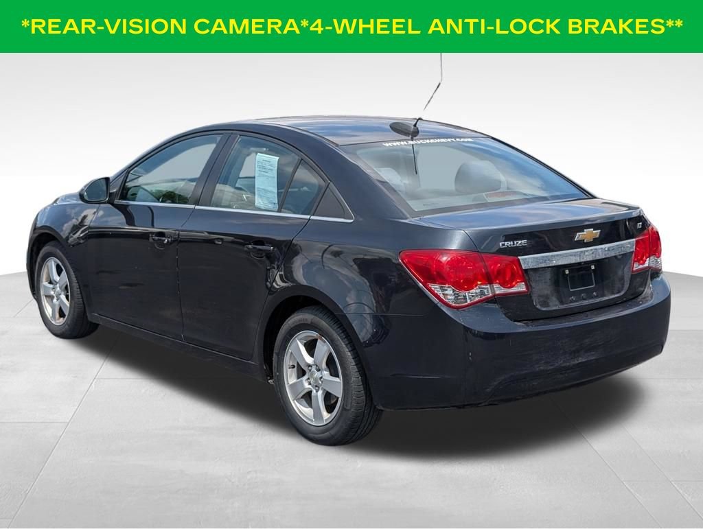 Used 2016 Chevrolet Cruze LT w/ Technology Package FWD image 8