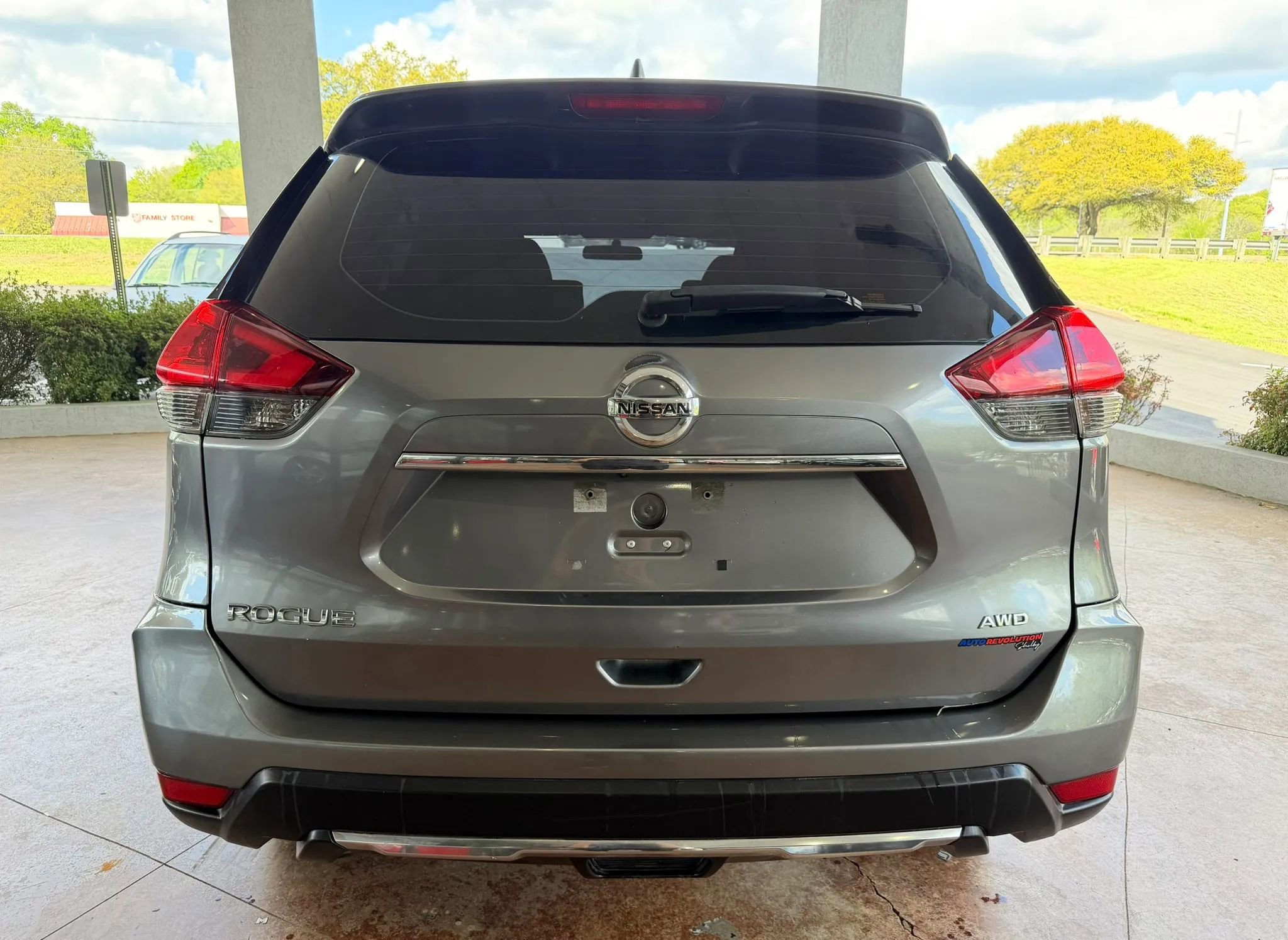 Used 2018 Nissan Rogue S AWD/4WD image 5
