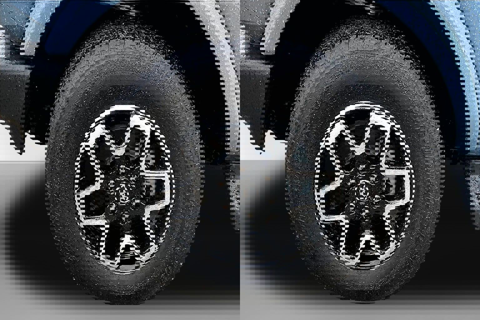 Used 2025 Ford Bronco Outer Banks image 9