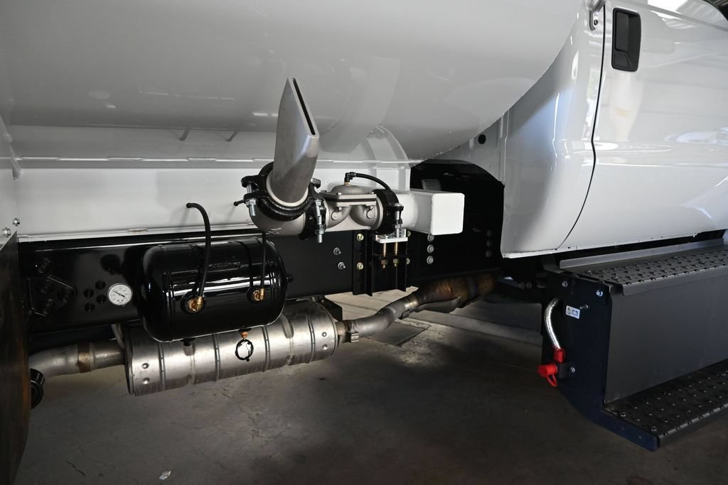 New 2027 Ford F750 2WD Regular Cab Super Duty image 21