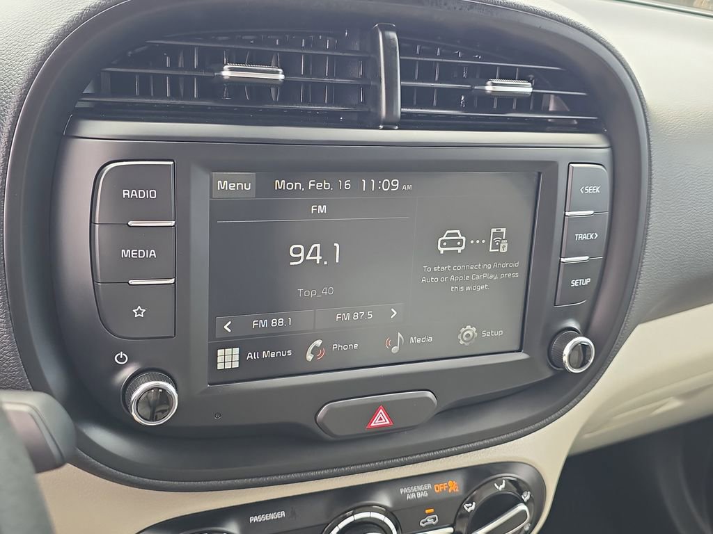 Certified 2025 Kia Soul LX image 23