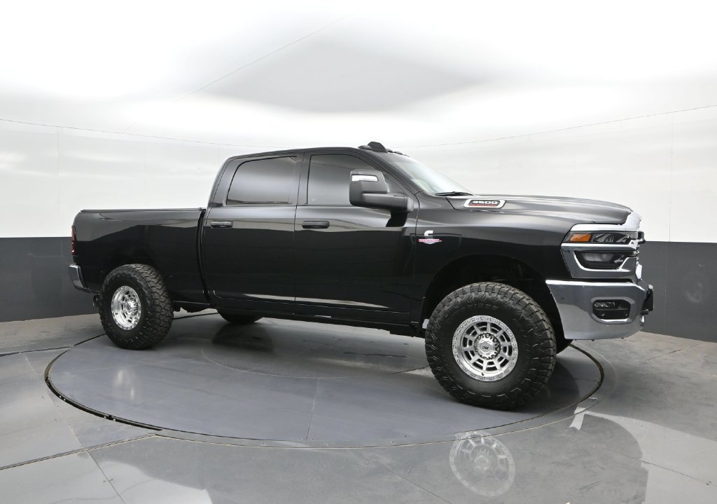 Used 2025 RAM 3500 Tradesman AWD/4WD image 17