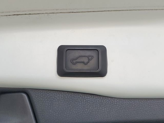 Used 2020 Toyota RAV4 Limited image 12