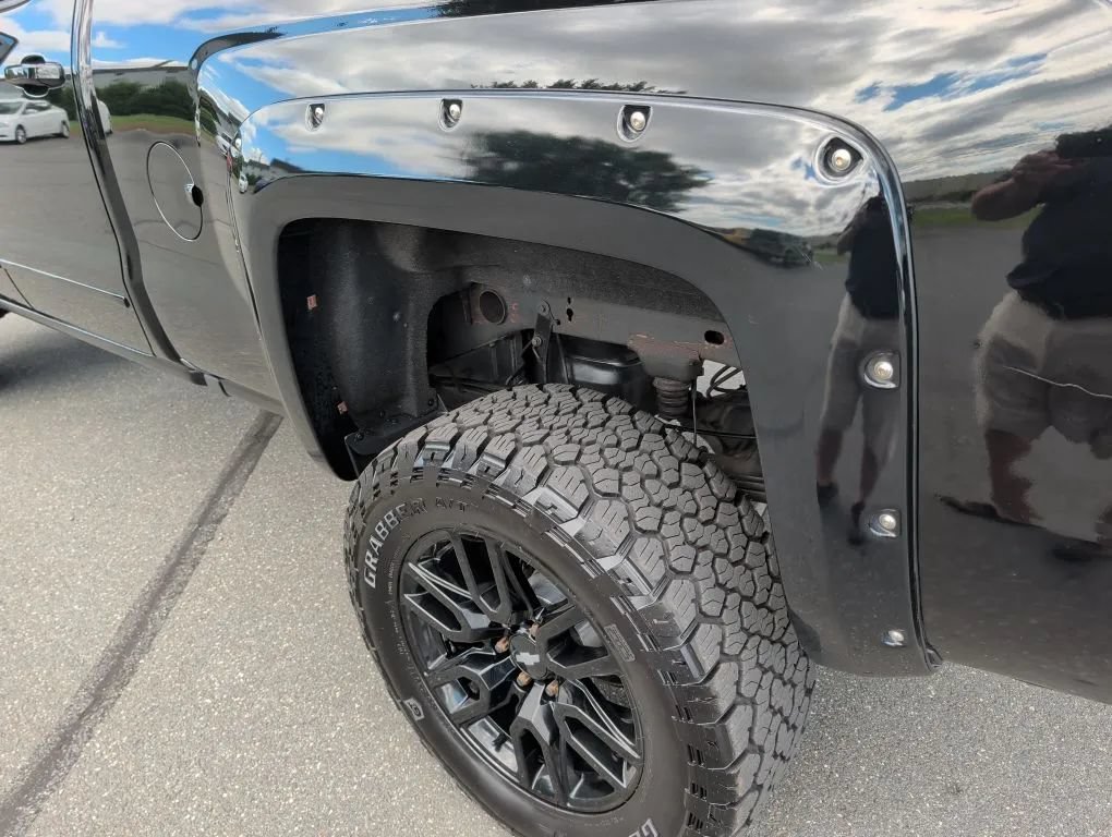Used 2018 Chevrolet Silverado 1500 LT w/ All Star Edition AWD/4WD image 23