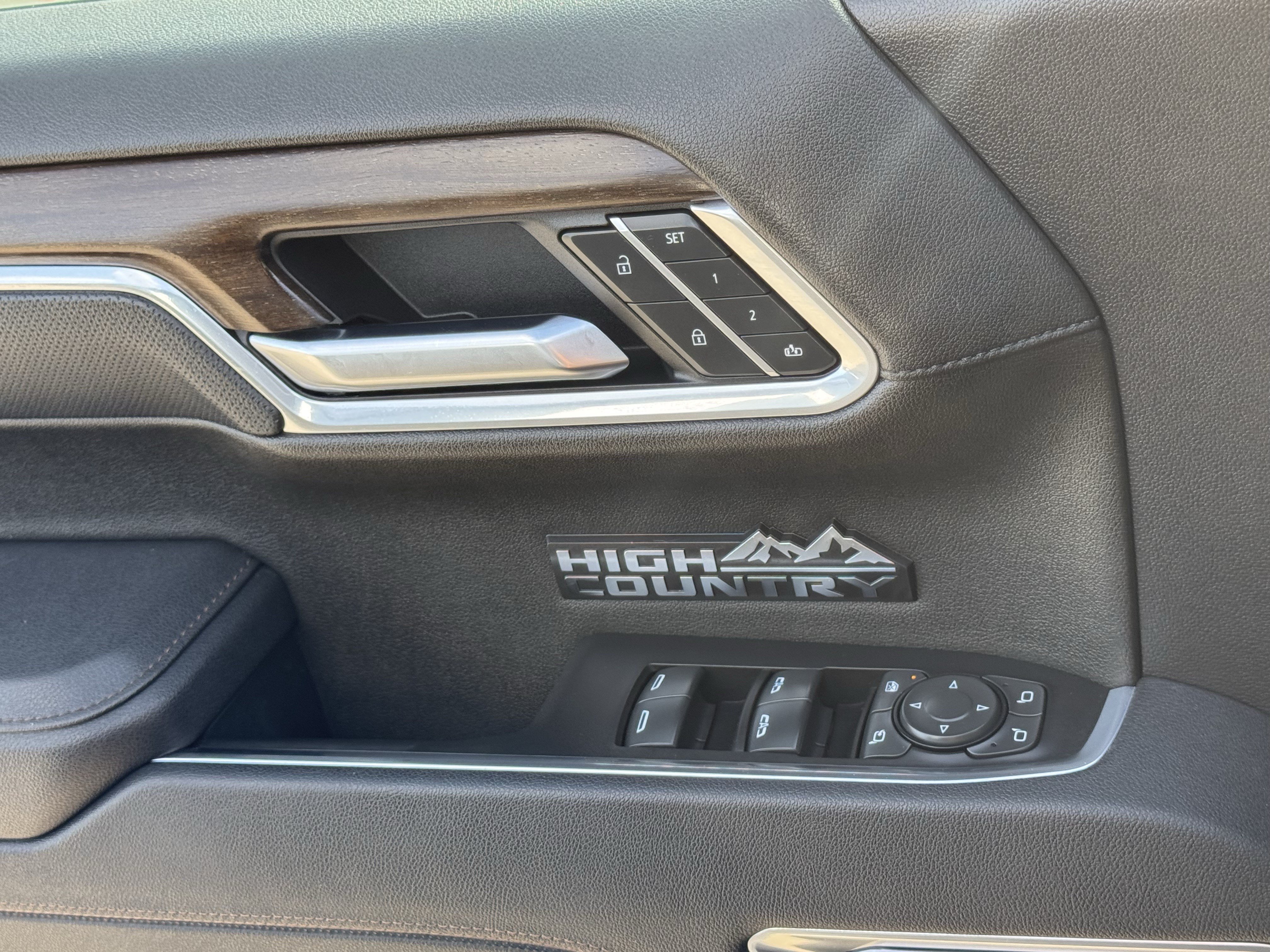 Used 2025 Chevrolet Silverado 1500 High Country w/ High Country Premium Package AWD/4WD image 22
