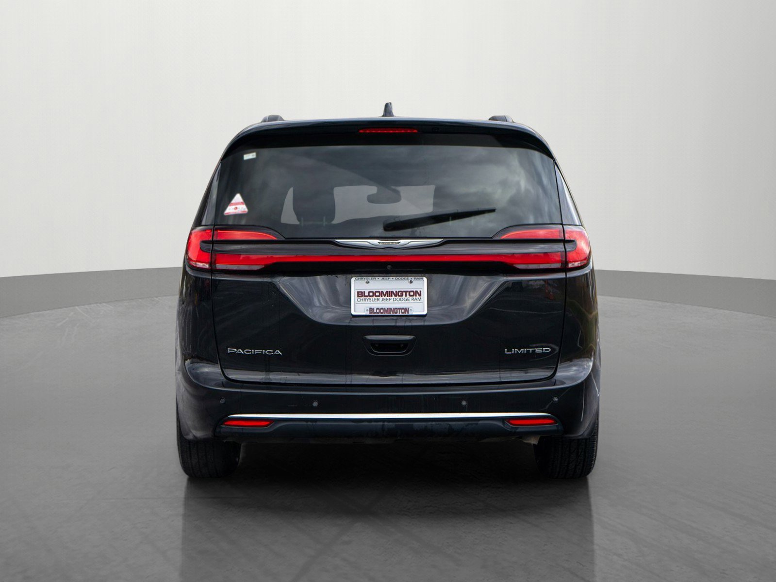 Used 2023 Chrysler Pacifica Limited image 6
